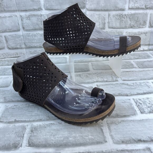 Pedro Garcia Verena Women’s 6.5/7 US -37.5 Chocolate Leather Ankle Cuff Sandals - Picture 4 of 12